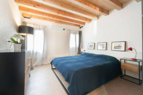 Ca' Ferrando, brand new apartment, experienced host!